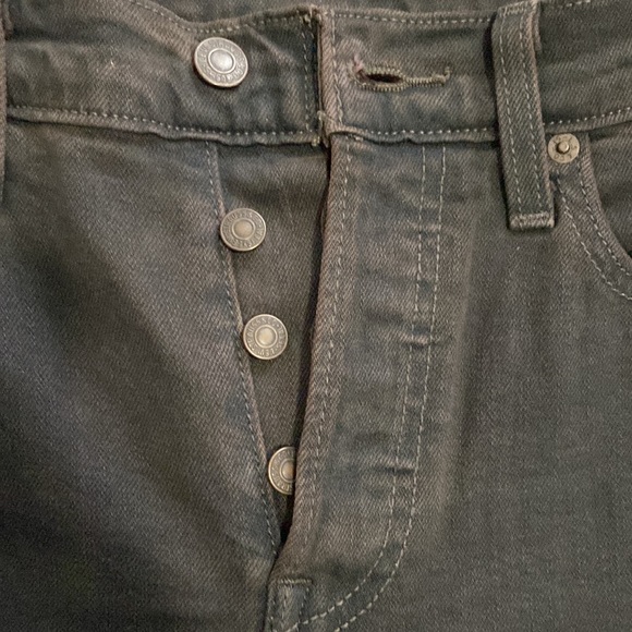 Levi’s 501 Cropped Jean - Picture 5 of 6